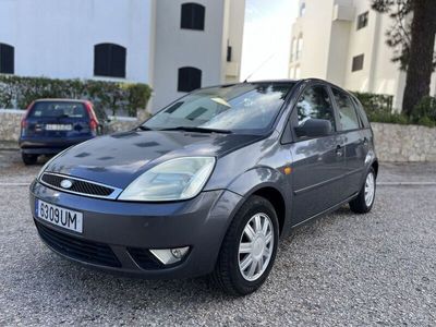 usado Ford Fiesta 1.2 Ghia apenas 170.000klms AR condicionado