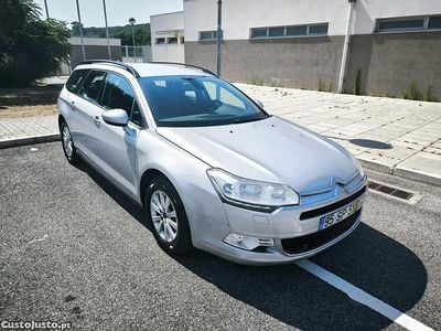 Usado Citroën C5 Exclusive 114 HP (83 kW) 2014 Cinza Sedan