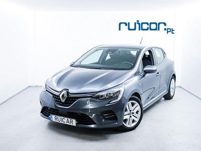 Usado Renault Clio V 140 HP (102 kW) 2021 Cinzento