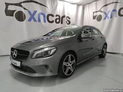 Usado Mercedes A180 Style 109 HP (80 kW) 2017 Cinza Citadino