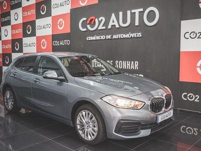 Cinza Usado 2023 BMW 116 Advantage Citadino | € 26.900 (Preço justo)