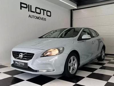 Branco Usado 2013 Volvo V40 Momentum Carrinha | € 11.990 (Preço justo)