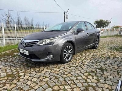 Usado Toyota Avensis 126 HP (92 kW) 2011 Cinzento