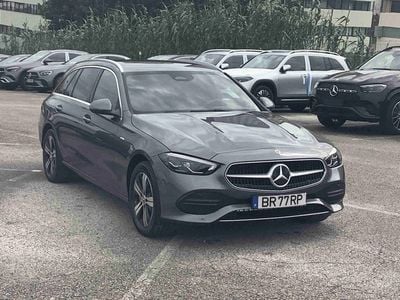 Usado Mercedes C300e 313 HP (230 kW) 2025 Preto Carrinha