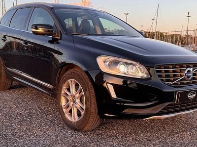 Usado Volvo XC60 Summum 150 HP (110 kW) 2016 Preto SUV