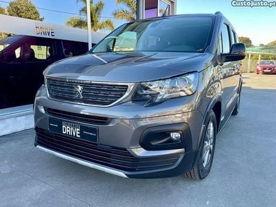 Cinza Usado 2023 Peugeot e-Rifter Allure Monovolume | € 24.900