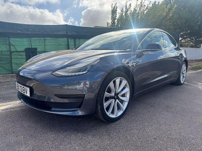 Cinza Usado 2020 Tesla Model 3 RWD Sedan | € 19.250 (Bom preço)
