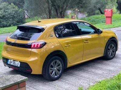 Peugeot e-208
