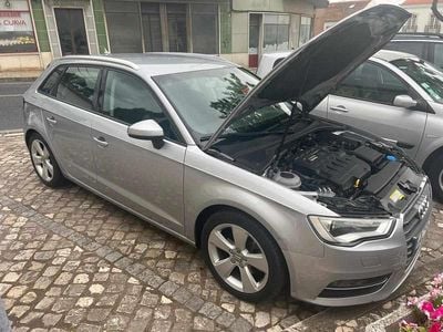 Usado Audi A3 Premium 110 HP (80 kW) 2014 Cinzento