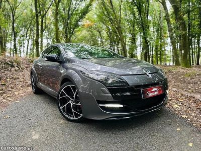 Cinza Usado 2013 Renault Mégane Coupé R.S. Coupé | € 22.500