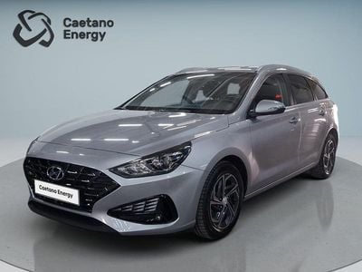 Shimmering silver (metalizado) Usado 2022 Hyundai i30 Style Carrinha | € 21.900 (Preço elevado)