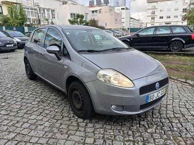 Cinzento Usado 2010 Fiat Punto | € 4.900 (Bom preço)
