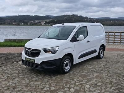 Usado Opel Combo Enjoy 102 HP (75 kW) 2019 Branco Monovolume