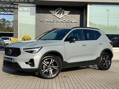 Cinza Usado 2023 Volvo XC40 Plus SUV | € 30.800 (Preço justo)