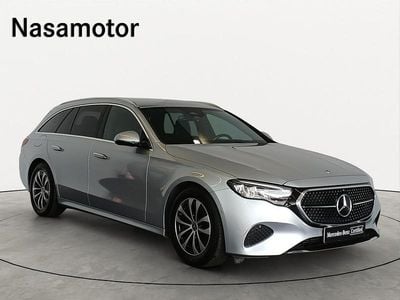 Cinzento claro metalizado Usado 2024 Mercedes E220 Carrinha | € 58.900 (Preço elevado)
