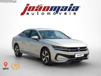 Cinza Usado 2024 VW Passat Sedan | € 43.500