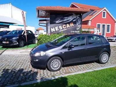 Usado Fiat Punto Evo Dynamic 85 HP (62 kW) 2011 Cinzento Citadino