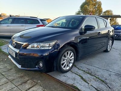 Lexus CT200h