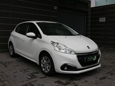 Usado Peugeot 208 Signature Sky 102 HP (75 kW) 2019 Branco Citadino