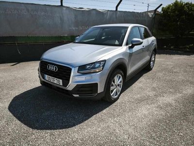 Usado Audi Q2 116 HP (85 kW) 2017 Cinzento SUV