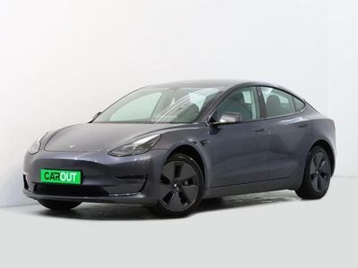 Cinzento Usado 2023 Tesla Model 3 Sedan | € 32.500 (Preço elevado)