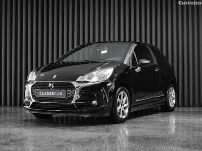 Usado DS Automobiles DS3 So Chic 110 HP (80 kW) 2017 Preto Citadino