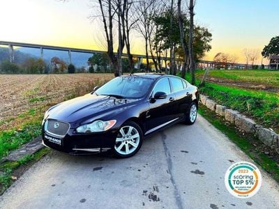 Usado Jaguar XF Luxury 240 HP (176 kW) 2011 Outra Sedan