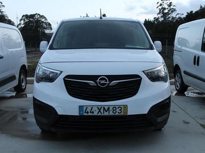 Usado Opel Combo 102 HP (75 kW) 2019 Branco Monovolume