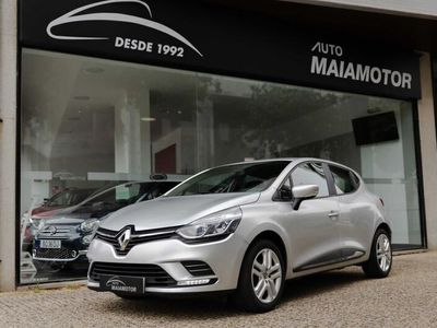 Usado Renault Clio IV 90 HP (66 kW) 2019 Cinzento