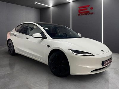 Branco Usado 2024 Tesla Model 3 Sedan | € 35.980 (Preço elevado)