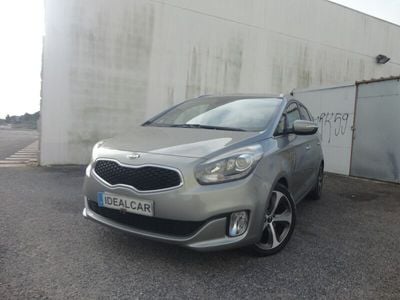 Usado Kia Carens 141 HP (103 kW) 2016 Cinza Monovolume