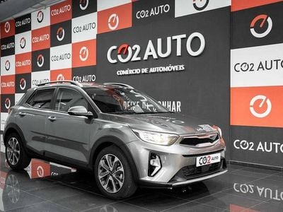 Cinzento Novo 2025 Kia Stonic SUV | € 23.900 (Preço elevado)