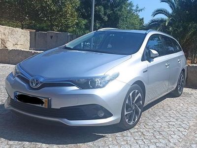 Toyota Auris Hybrid