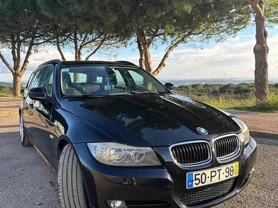 Preto Usado 2011 BMW 320 Efficient Dynamics Carrinha | € 10.900