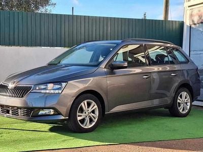 Cinzento Usado 2022 Skoda Fabia Carrinha | € 12.900 (Super Preço)