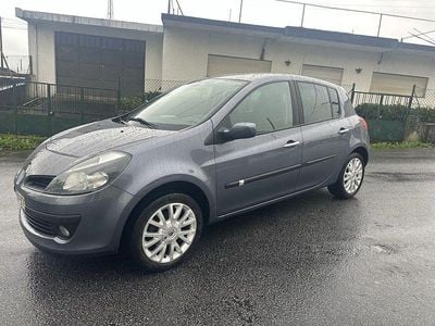 Usado 2007 Renault Clio II Dynamique Sedan | € 3.500 (Preço justo)