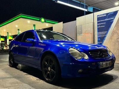 Usado Mercedes C220 143 HP (105 kW) 2002 Coupé