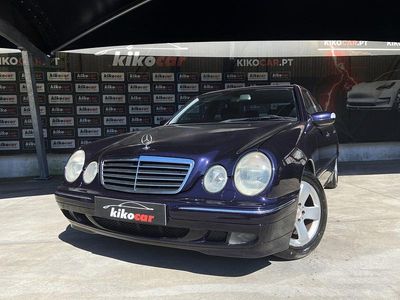 Azul Usado 1997 Mercedes E250 Sedan | € 5.000