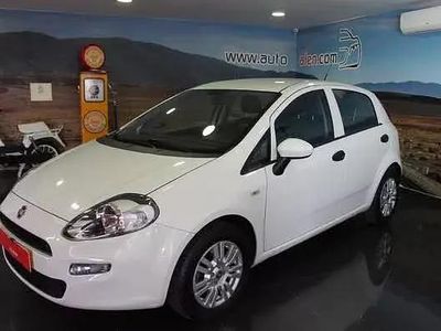 Usado Fiat Punto Lounge 69 HP (50 kW) 2018 Branco Citadino