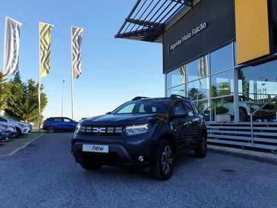 Cinzento Usado 2024 Dacia Duster Citadino | € 19.790 (Preço justo)