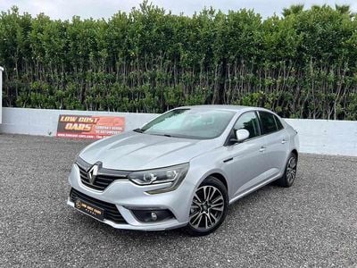 Cinza Usado 2018 Renault Mégane IV Zen | € 12.990