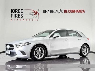Cinzento Usado 2019 Mercedes A180 Citadino | € 23.490 (Preço justo)