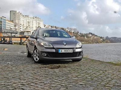 Usado Renault Mégane GrandTour Komfort 110 HP (80 kW) 2012 Cinza Carrinha