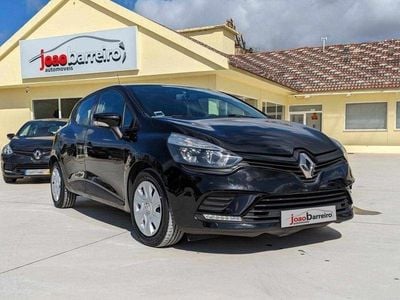 Preto (metalizado) Usado 2017 Renault Clio IV Zen | € 10.900 (Preço justo)
