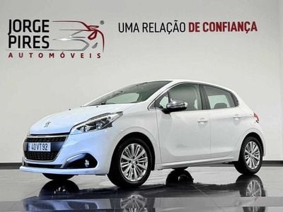 Branco Usado 2018 Peugeot 208 Citadino | € 12.990 (Preço justo)