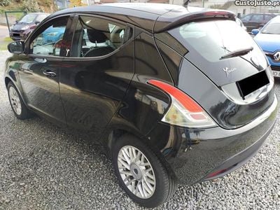 Lancia Ypsilon
