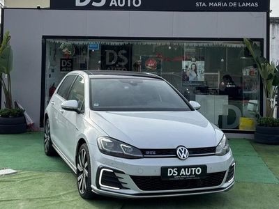 Cinzento Usado 2018 VW Golf VII | € 22.500