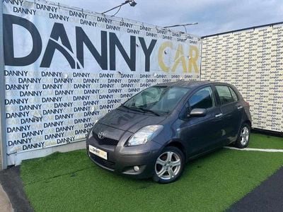 Usado Toyota Yaris 90 HP (66 kW) 2010 Cinzento Citadino