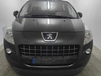 Usado Peugeot 3008 112 HP (82 kW) 2011 Cinzento Carrinha