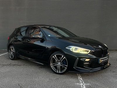 Usado BMW 118 Exclusive 150 HP (110 kW) 2020 Preto Citadino